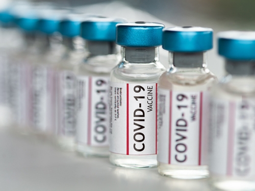 &Nu;έ&alpha; έ&rho;&epsilon;&upsilon;&nu;&alpha;: 3 &epsilon;&kappa;&alpha;&tau;&omicron;&mu;&mu;ύ&rho;&iota;&alpha; &epsilon;&pi;&iota;&pi;&lambda;έ&omicron;&nu; &theta;ά&nu;&alpha;&tau;&omicron;&iota; &pi;&omicron;&upsilon; &pi;&iota;&theta;&alpha;&nu;ώ&sigmaf; &nu;&alpha; έ&chi;&omicron;&upsilon;&nu; &pi;&rho;&omicron;&kappa;&lambda;&eta;&theta;&epsilon;ί &alpha;&pi;ό &tau;&alpha; &epsilon;&mu;&beta;ό&lambda;&iota;&alpha; Covid