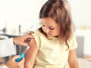 Νέα μελέτη δείχνει ότι τα ανεμβολίαστα παιδιά είναι πιο υγιή από τα εμβολιασμένα